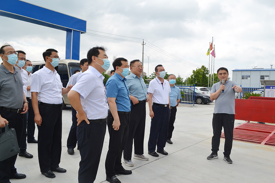 中國(guó)農(nóng)業(yè)發(fā)展集團(tuán)董事、總經(jīng)理、黨委副書記萬軍一行10人蒞臨中凱國(guó)際農(nóng)產(chǎn)品云倉基地考察調(diào)研